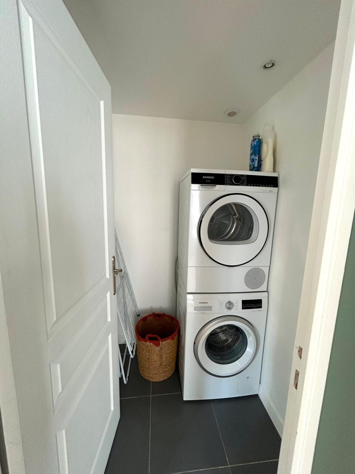 Outstanding And Sunbathed 3 Br Appartement Parijs