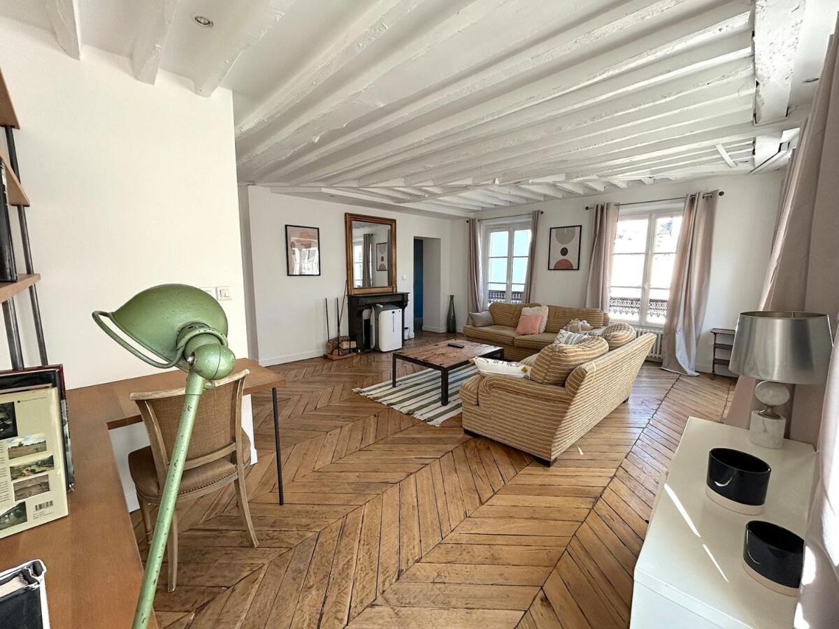 Outstanding And Sunbathed 3 Br Parijs