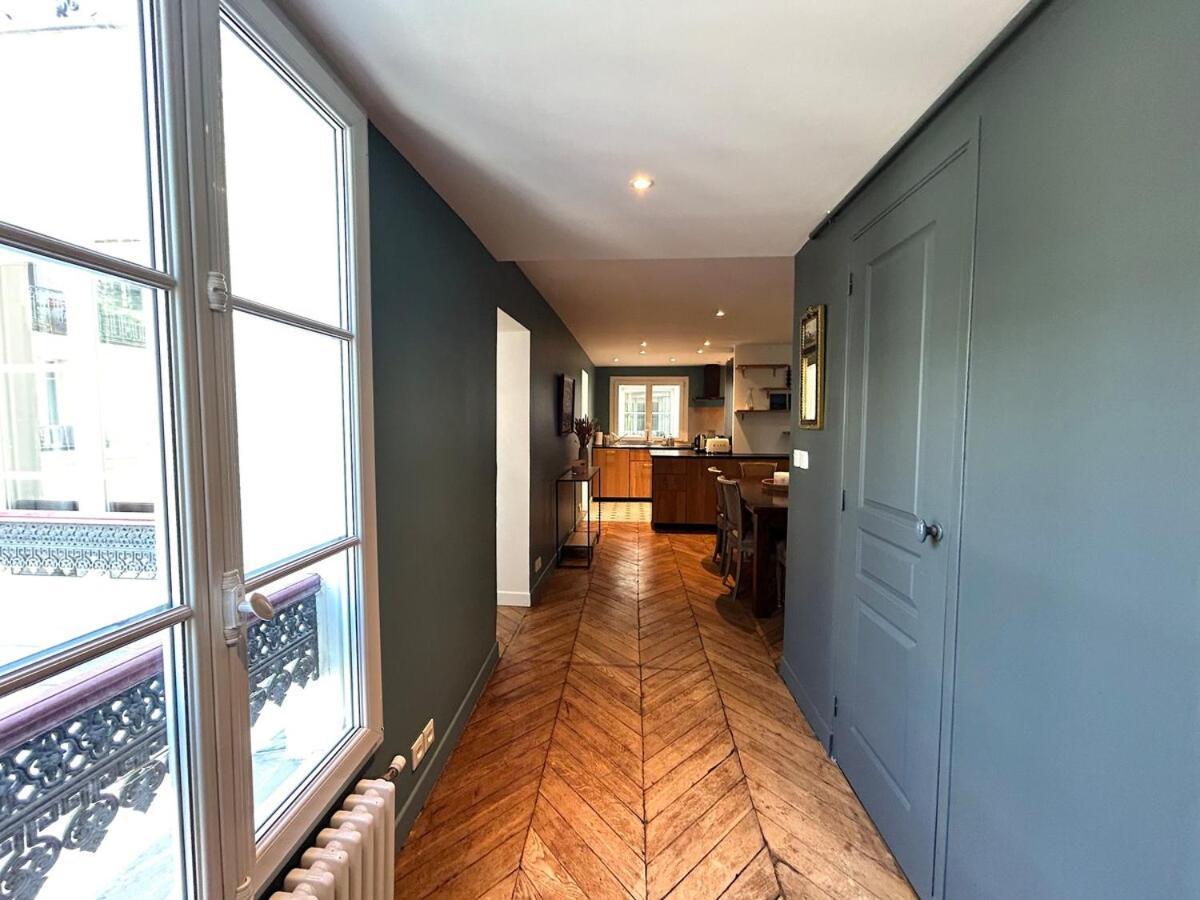 Outstanding And Sunbathed 3 Br Appartement