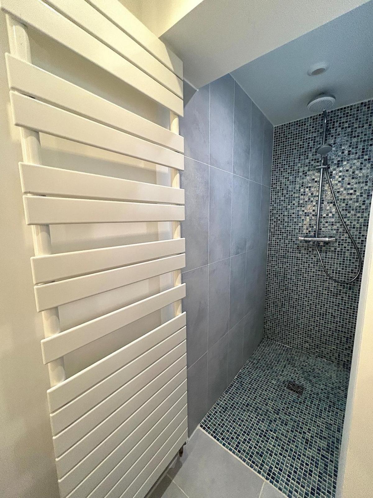 Outstanding And Sunbathed 3 Br